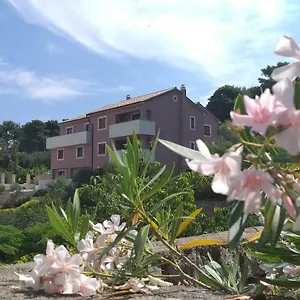 https://amaryllis-residence-apartment-diana.primorje-gorskikotar.com
